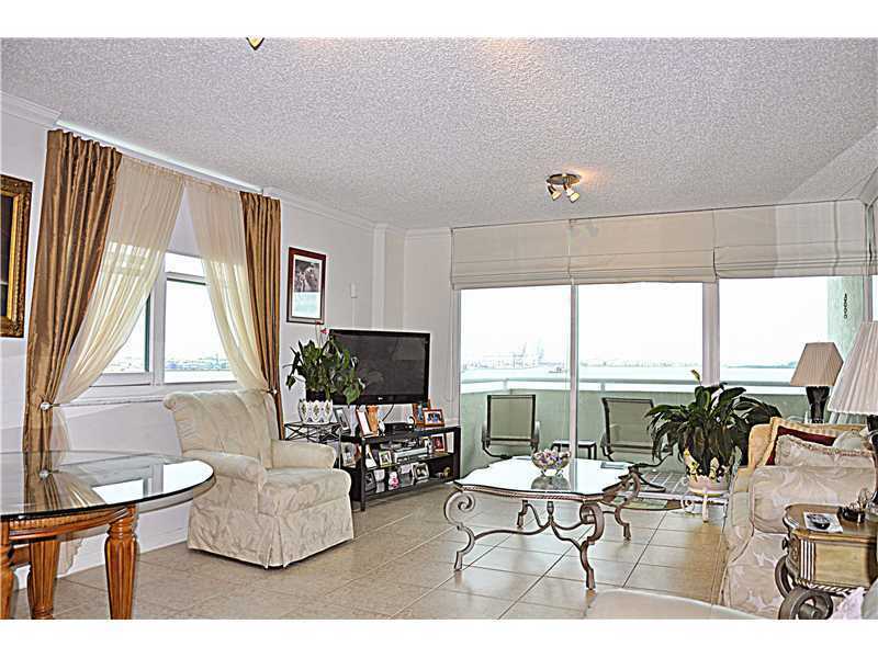 Property Photo: 800 Claughton Island Dr 901 FL 33131