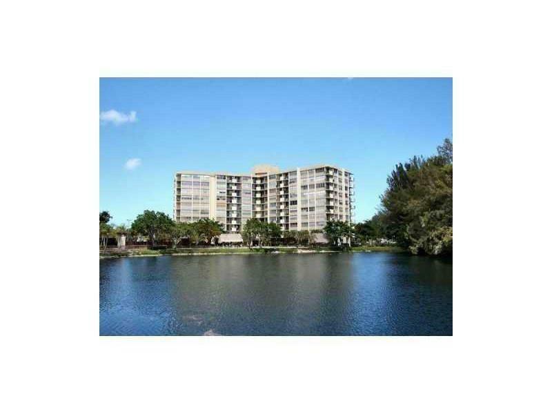 Property Photo: 1300 NE Miami Gardens Dr 1009E FL 33179