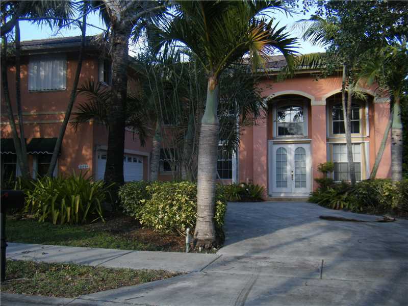 Property Photo: 16009 82 Pl FL 33016