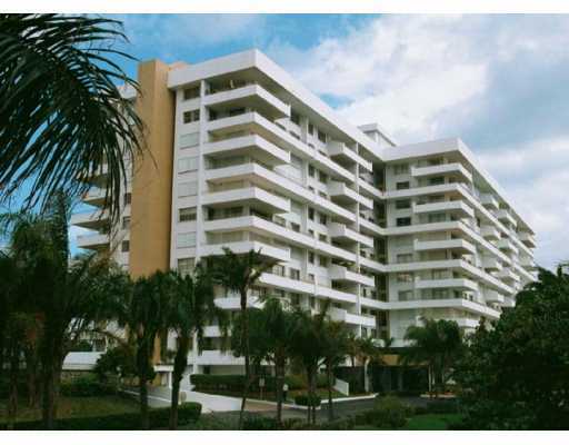 Property Photo:  155 Ocean Lane Drive 115A  FL 33149 