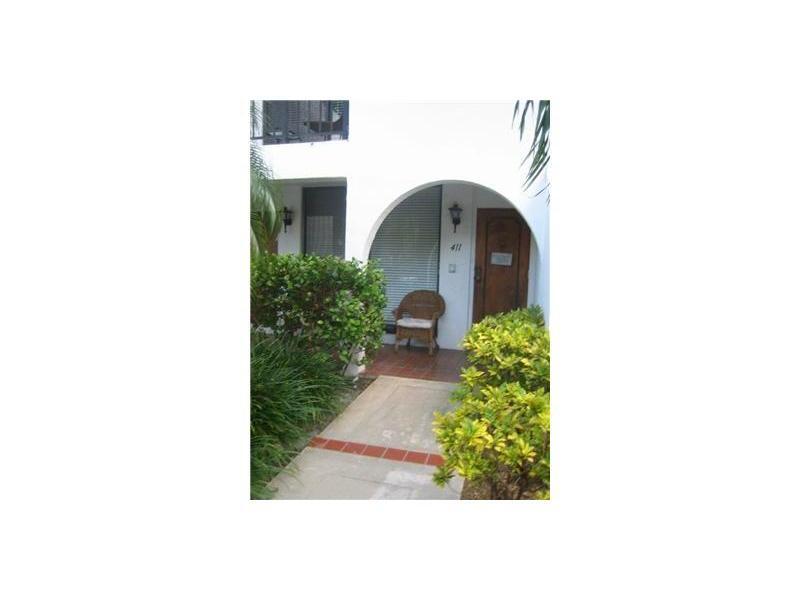 Property Photo: 350 Grapetree Dr 411 FL 33149