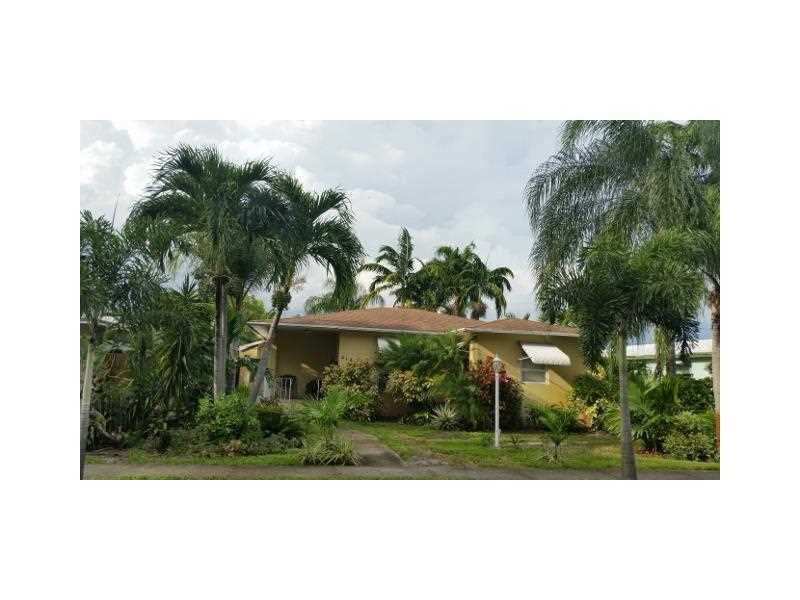 Property Photo: 212 SW 12 St FL 33004