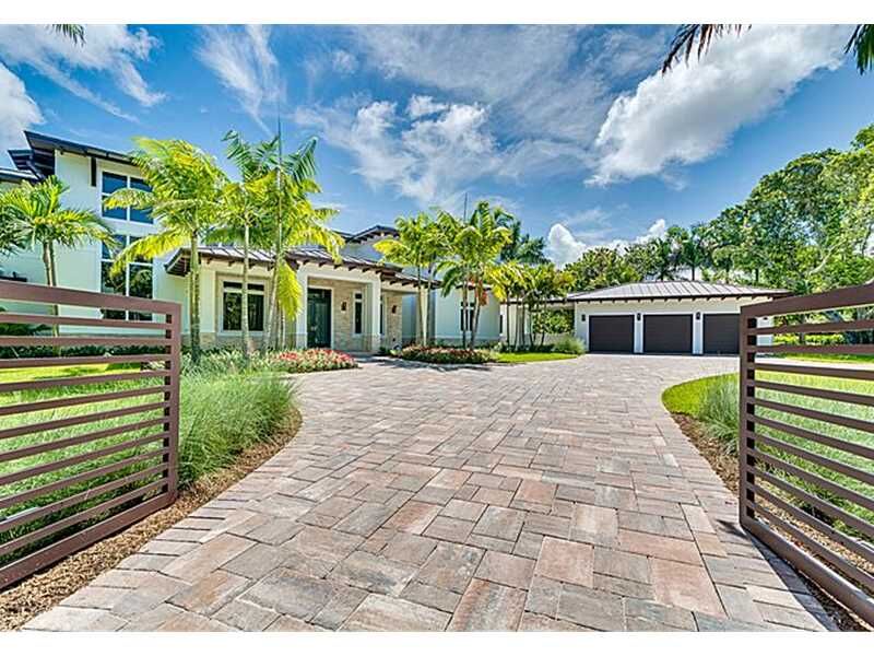 Property Photo: 11795 S Mitchell Manor Cr FL 33156
