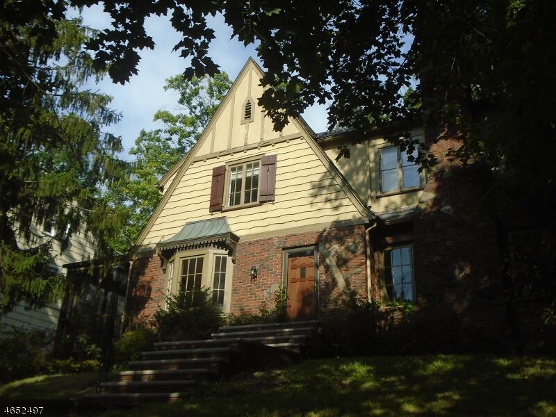 Property Photo: 9 Harding Dr NJ 07079