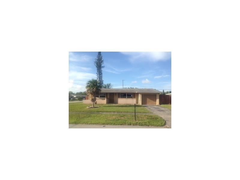 Property Photo: 8900 NW 25th St FL 33322