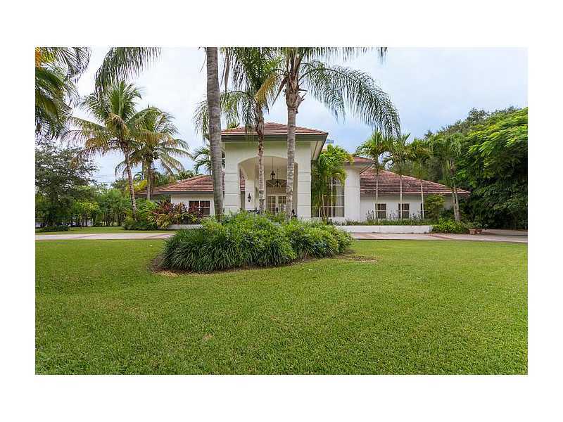 Property Photo: 12400 SW 67 Av FL 33156