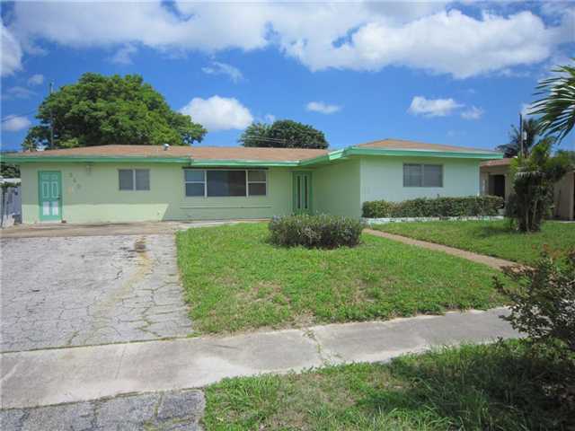 Property Photo: 340 SW 29th Te FL 33312