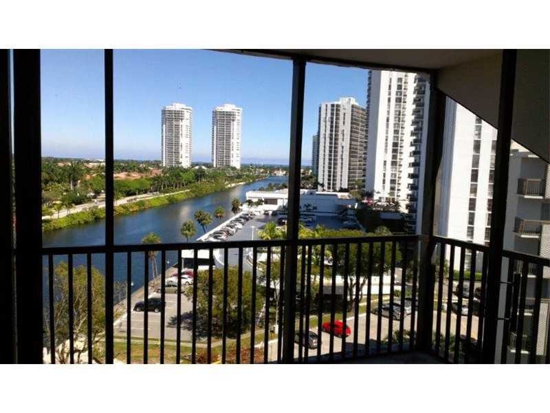 Property Photo: 3475 N Country Club Dr 816 FL 33180
