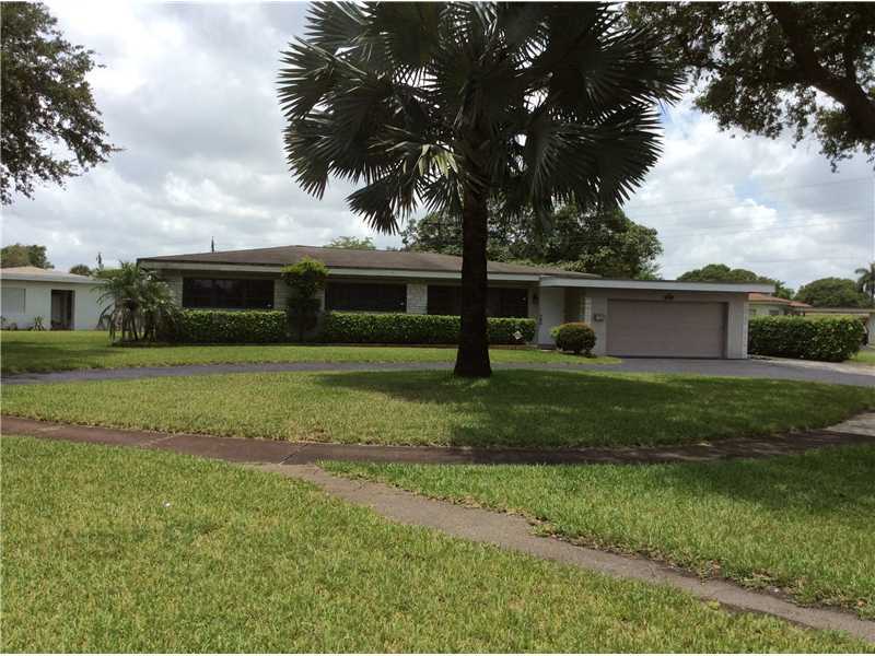 Property Photo:  201 S Fig Tree Ln  FL 33317 