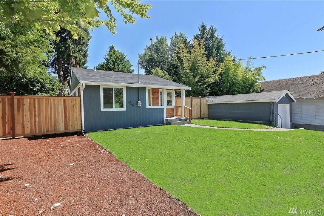 Property Photo:  8440 47th Ave S  WA 98118 