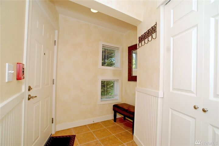 Property Photo: 6816 NE 153rd Place G WA 98028