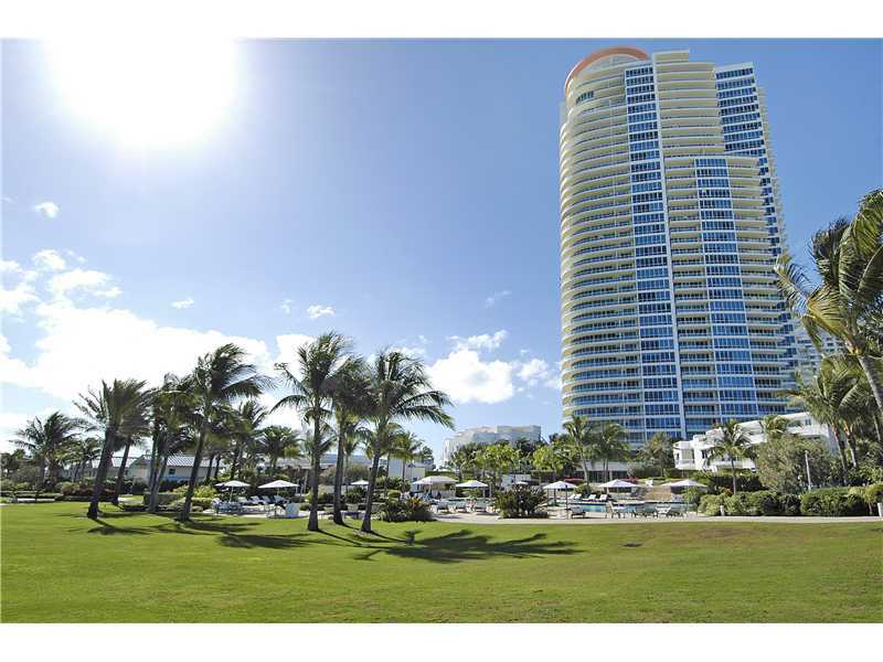 Property Photo:  100 S Pointe Dr 3206  FL 33139 