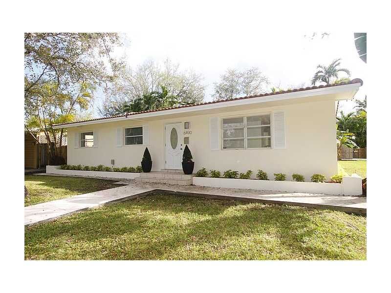 Property Photo:  6490 Sunset Dr  FL 33143 