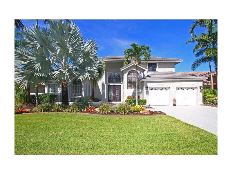 Property Photo:  620 Cypress Pointe Dr  FL 33027 