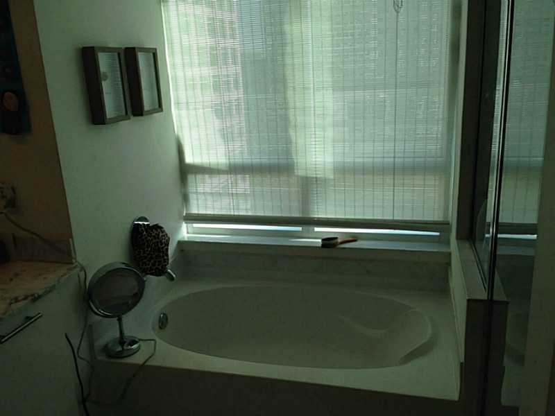 Property Photo:  950 Brickell Bay Dr 2310  FL 33130 