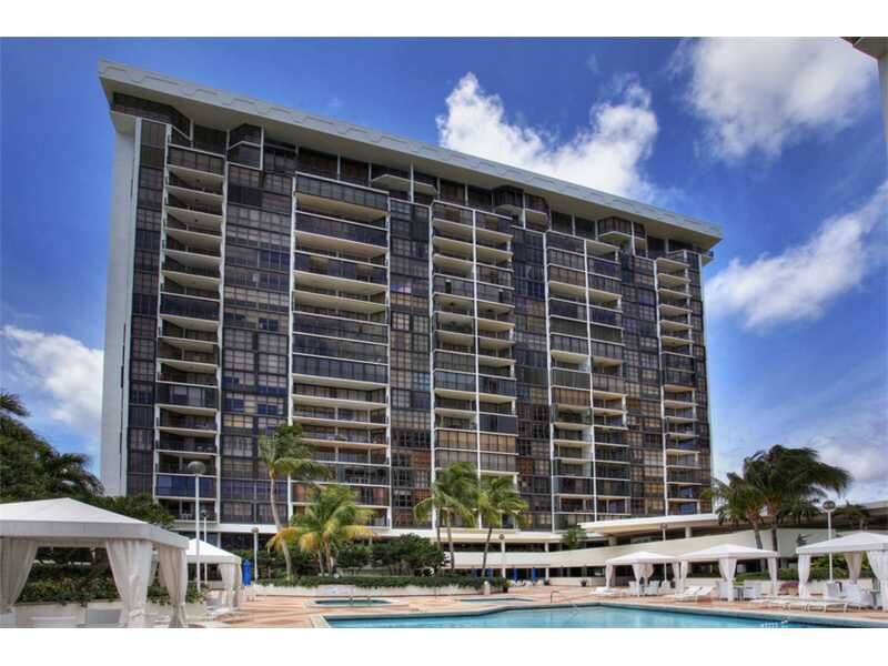 Property Photo:  1925 Brickell Av Dph10  FL 33129