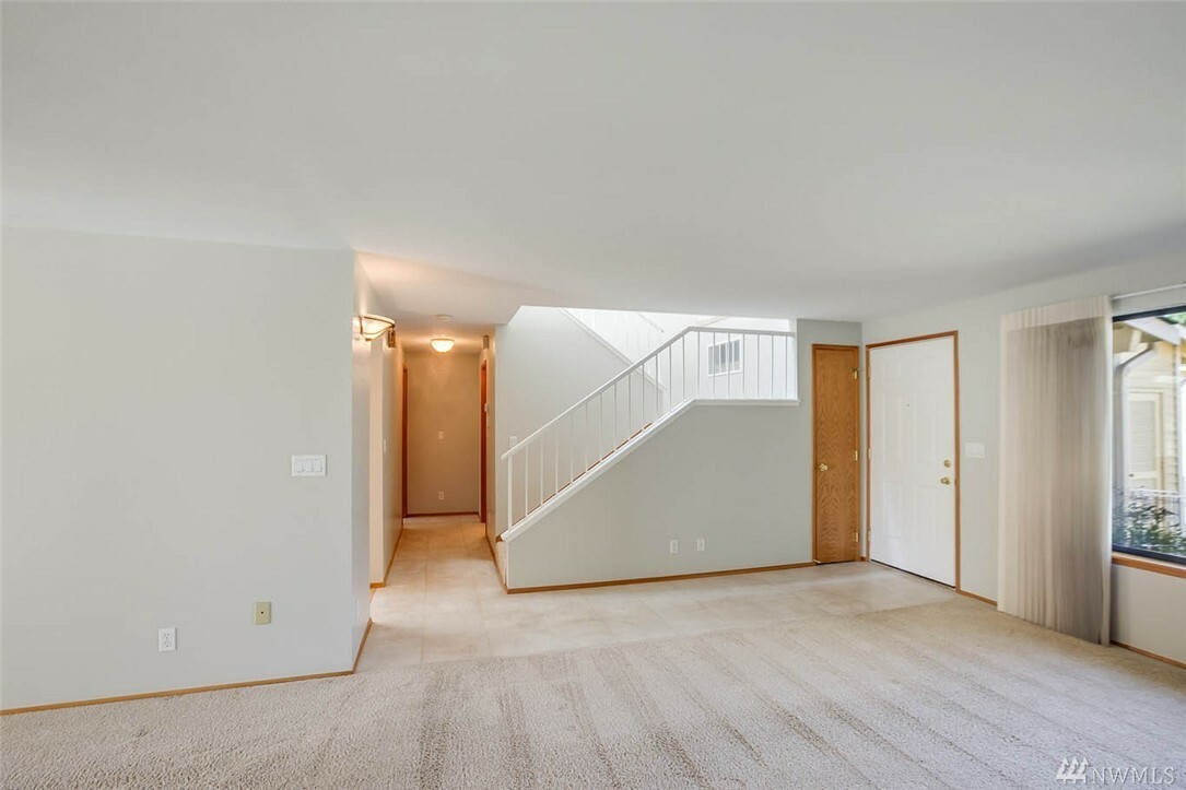 Property Photo: 1929 F St SE 17 WA 98002