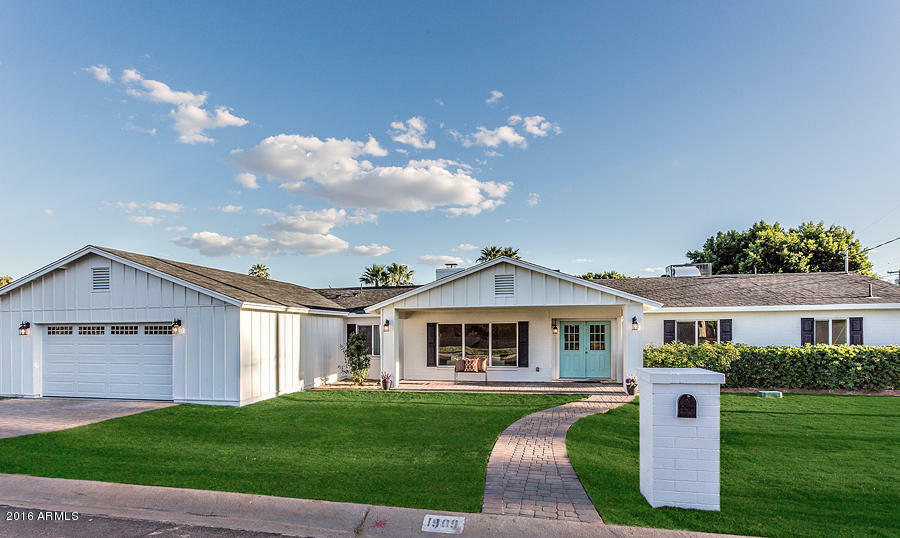 Property Photo:  1909 E Berridge Lane  AZ 85016 