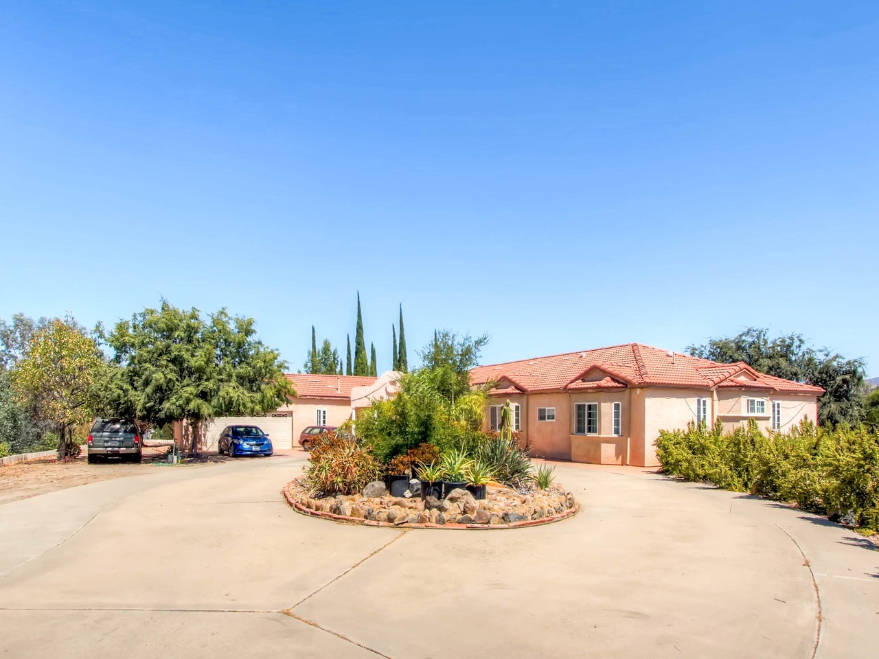 Property Photo:  310 Arnold Way  CA 91901 