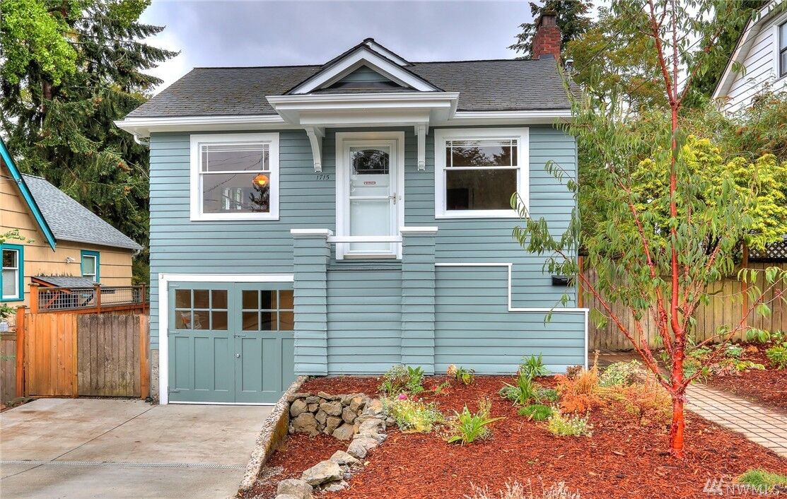 Property Photo:  1715 NE 89th St  WA 98115 
