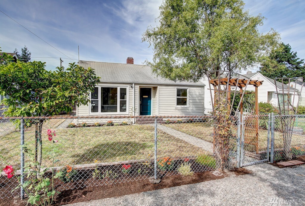 Property Photo: 7925 17th Ave SW WA 98106