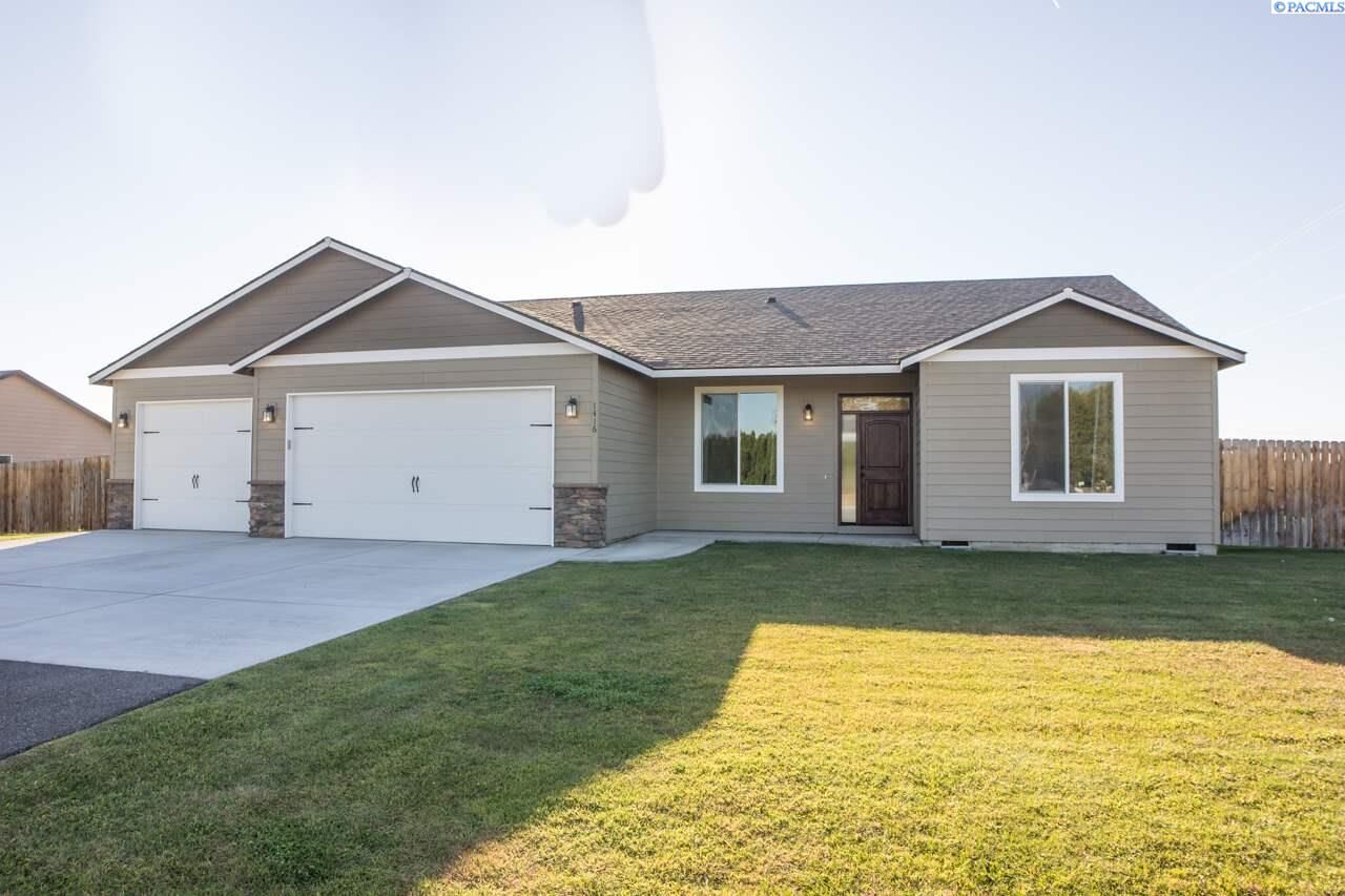 Property Photo:  1416 Rd 62  WA 99301 