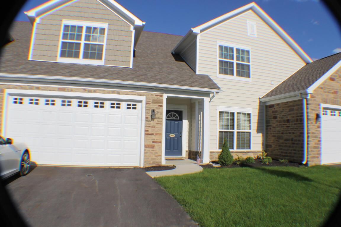 Property Photo:  5068 Bayonne Lane  OH 43221 