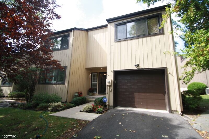 Property Photo:  14 Beech Ln  NJ 07960 