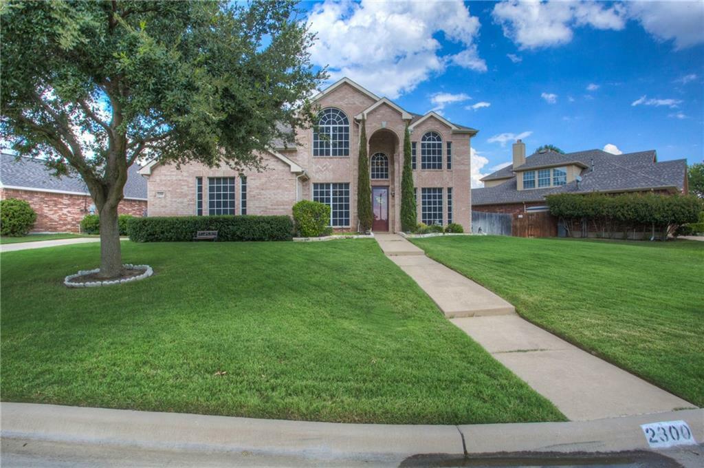 Property Photo:  2300 Hodges Place  TX 76063 