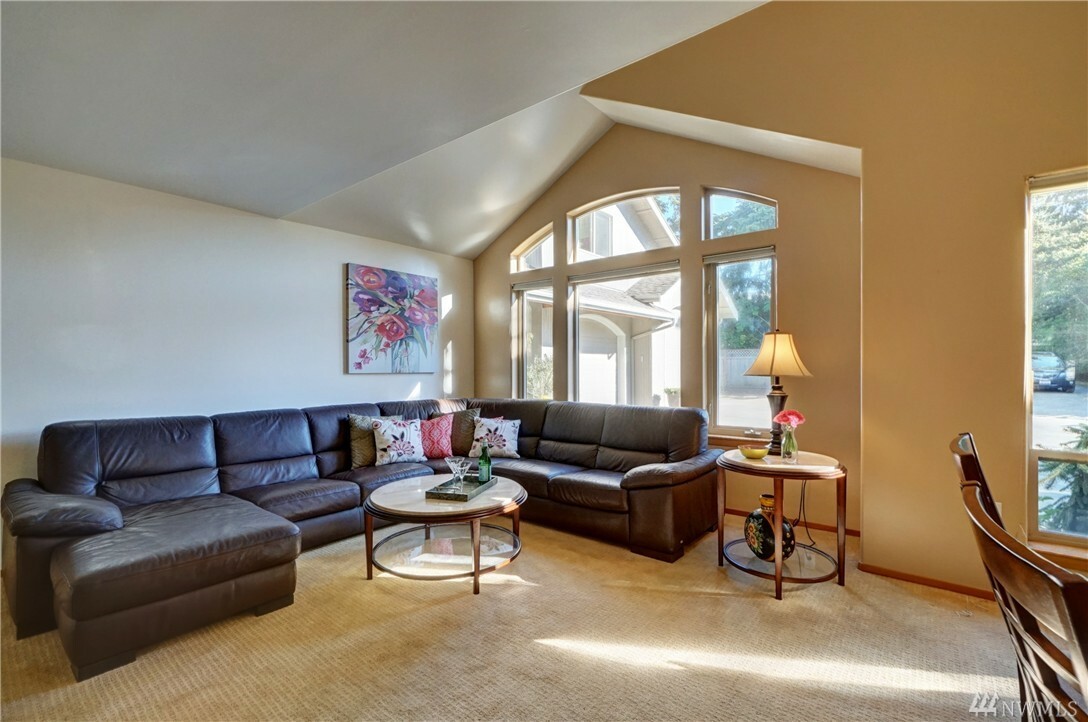 Property Photo:  11434 Newcastle Wy  WA 98006 