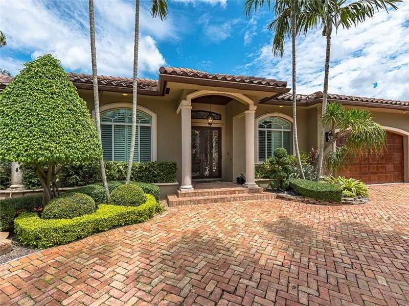 Property Photo: 8635 NW 169th Ter FL 33016