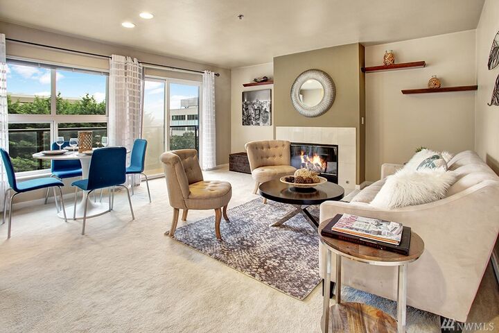 Property Photo: 701 Galer St 404 WA 98109