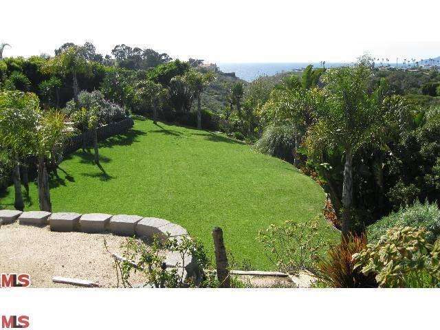 Property Photo: 6939 Dume Dr CA 90265