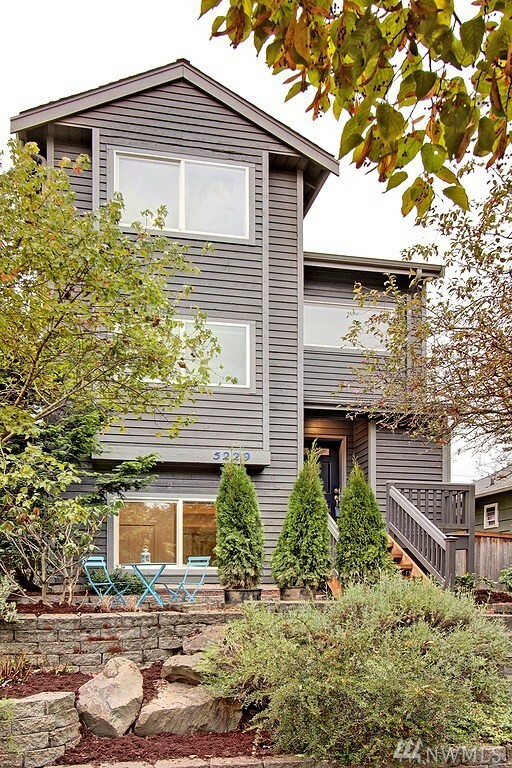 Property Photo:  5229 35th Ave SW  WA 98144 