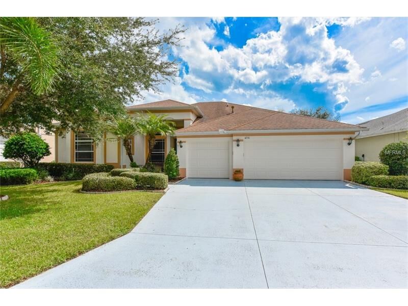 Property Photo: 4230 67th Avenue Circle E FL 34243