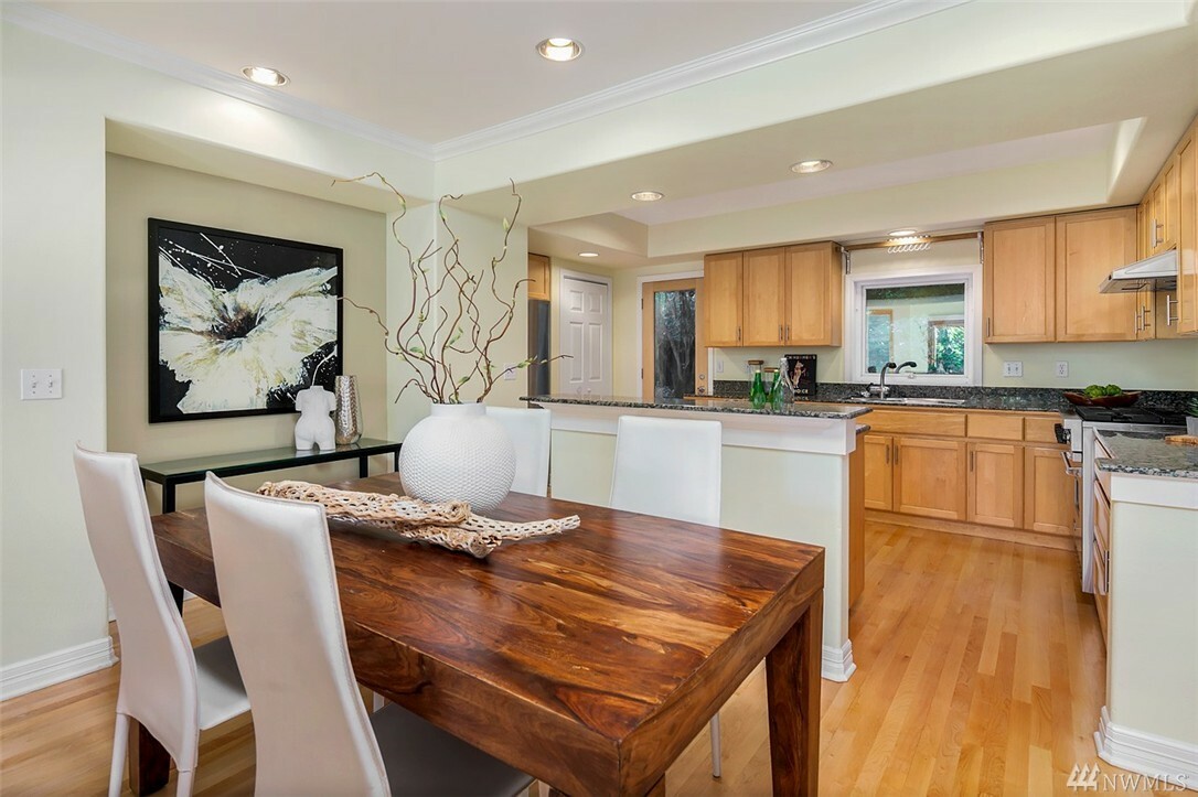 Property Photo: 2510 Yale Ave E WA 98102