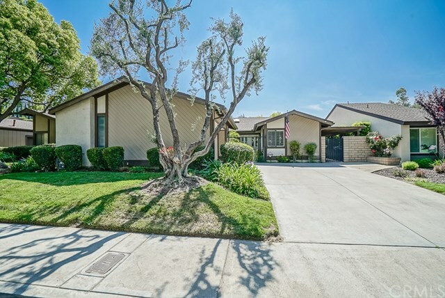 Property Photo: 558 Via Zapata CA 92507