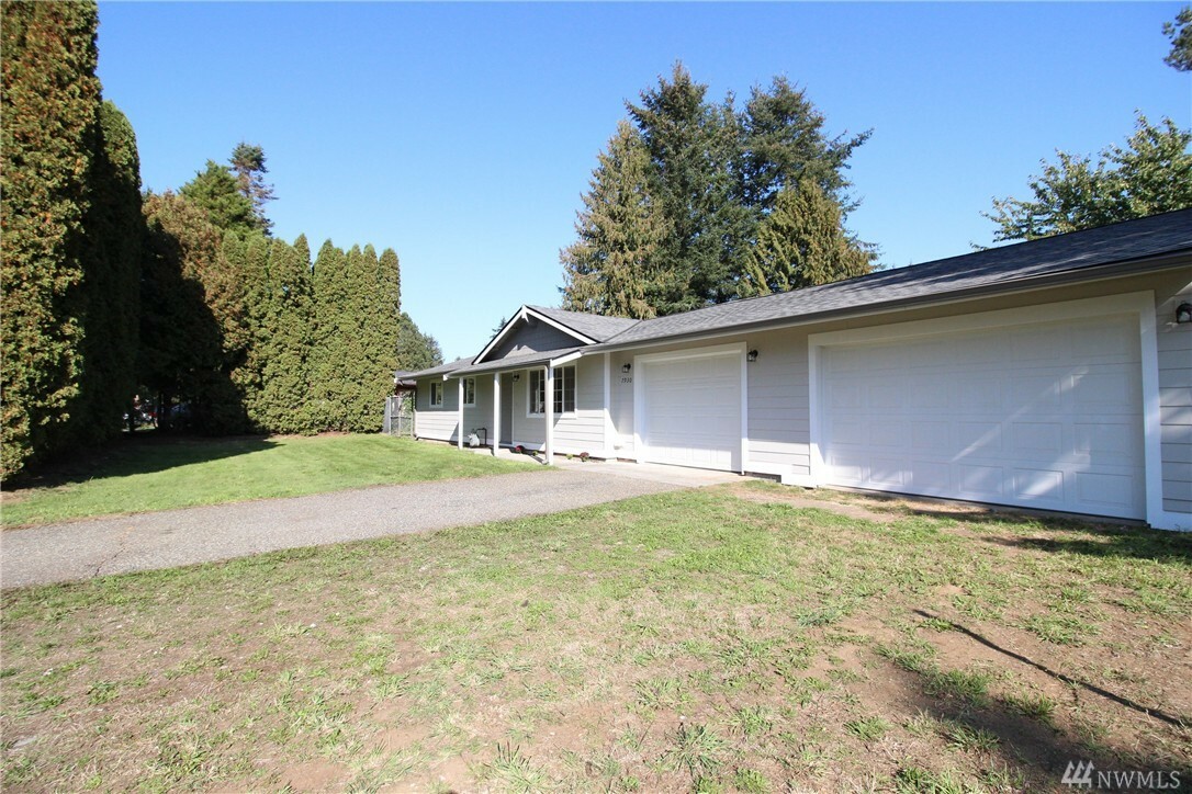 Property Photo: 7930 Parklyn Ct WA 98248