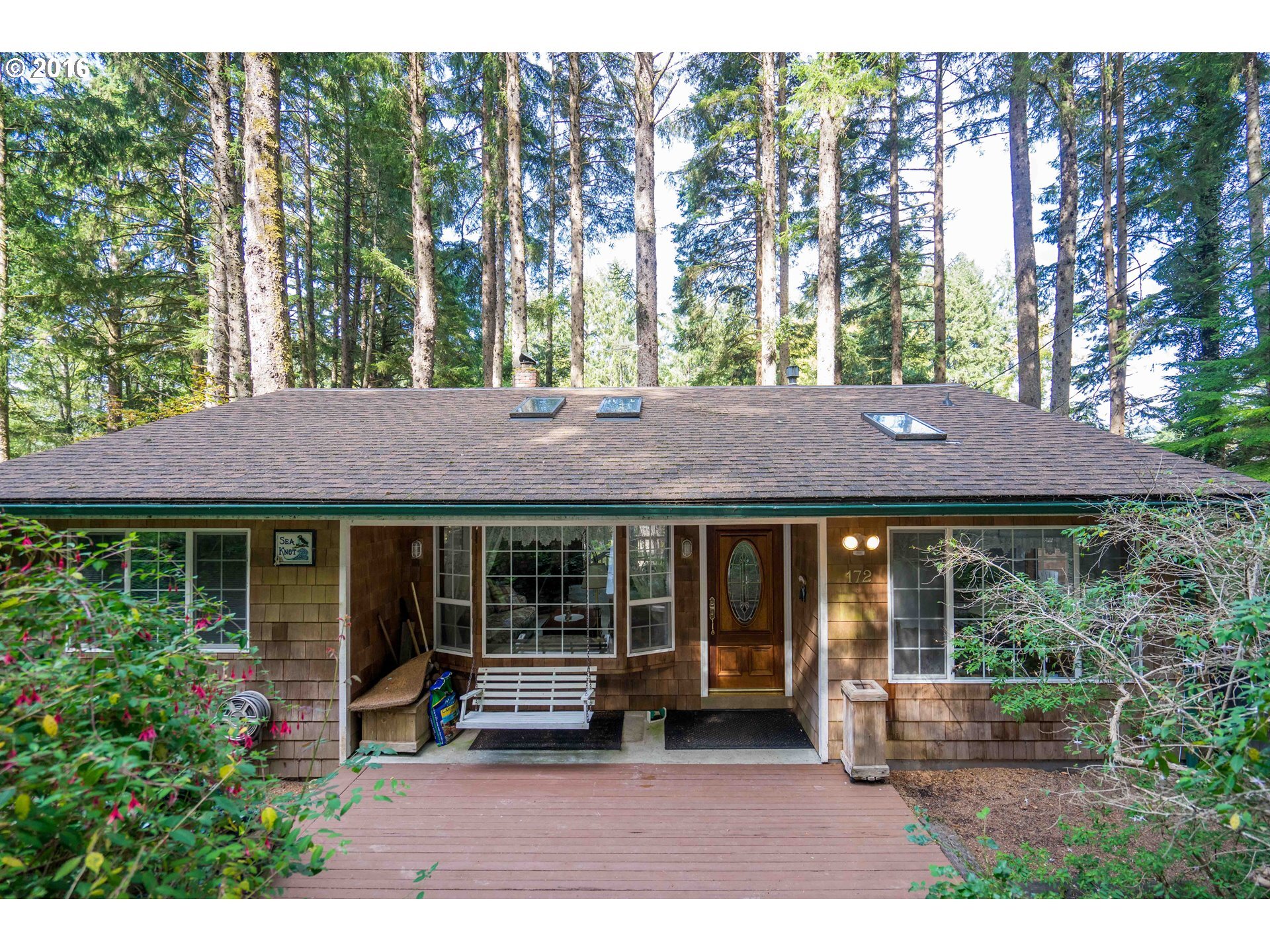 Property Photo: 172 Arbor Ln OR 97110