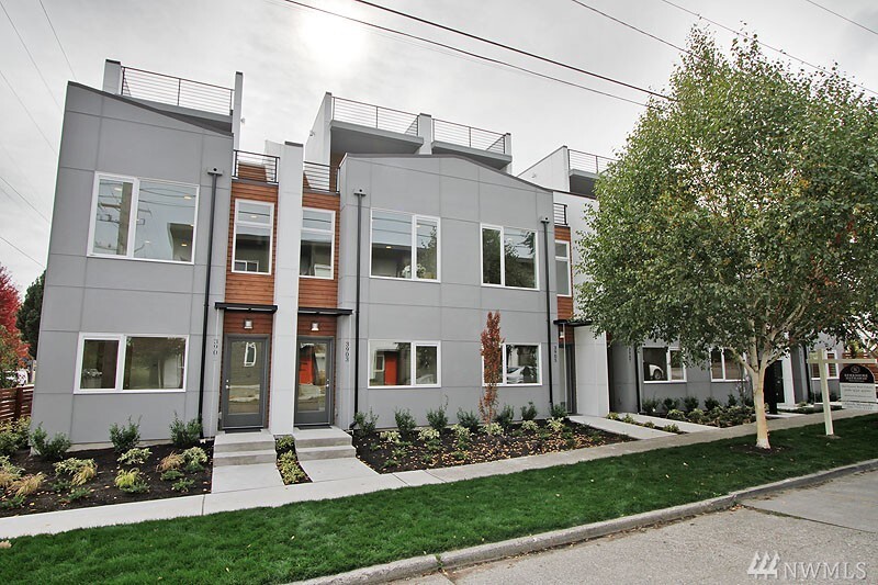 Property Photo:  3903 SW Findlay St  WA 98136 