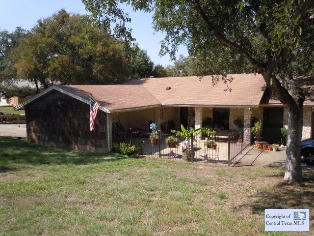 Property Photo:  205 W Sierra Circle  TX 78666 