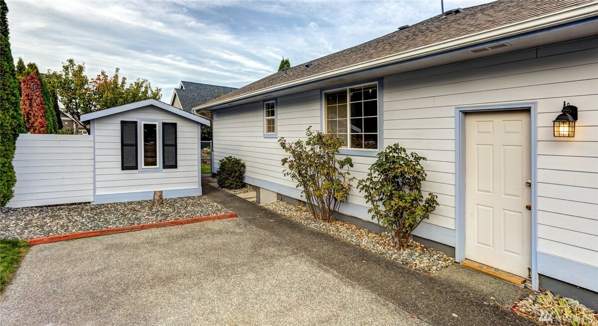 Property Photo:  716 Cedar Dr  WA 98264 