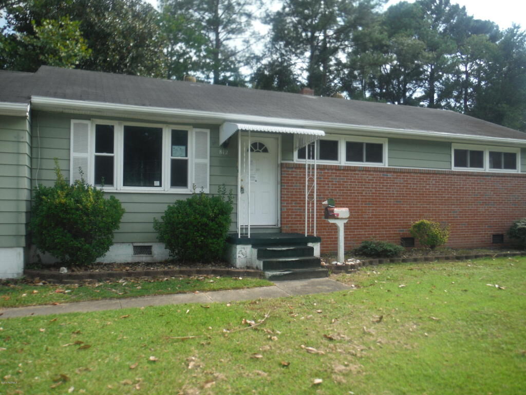 Property Photo: 812 Barn Street NC 28540