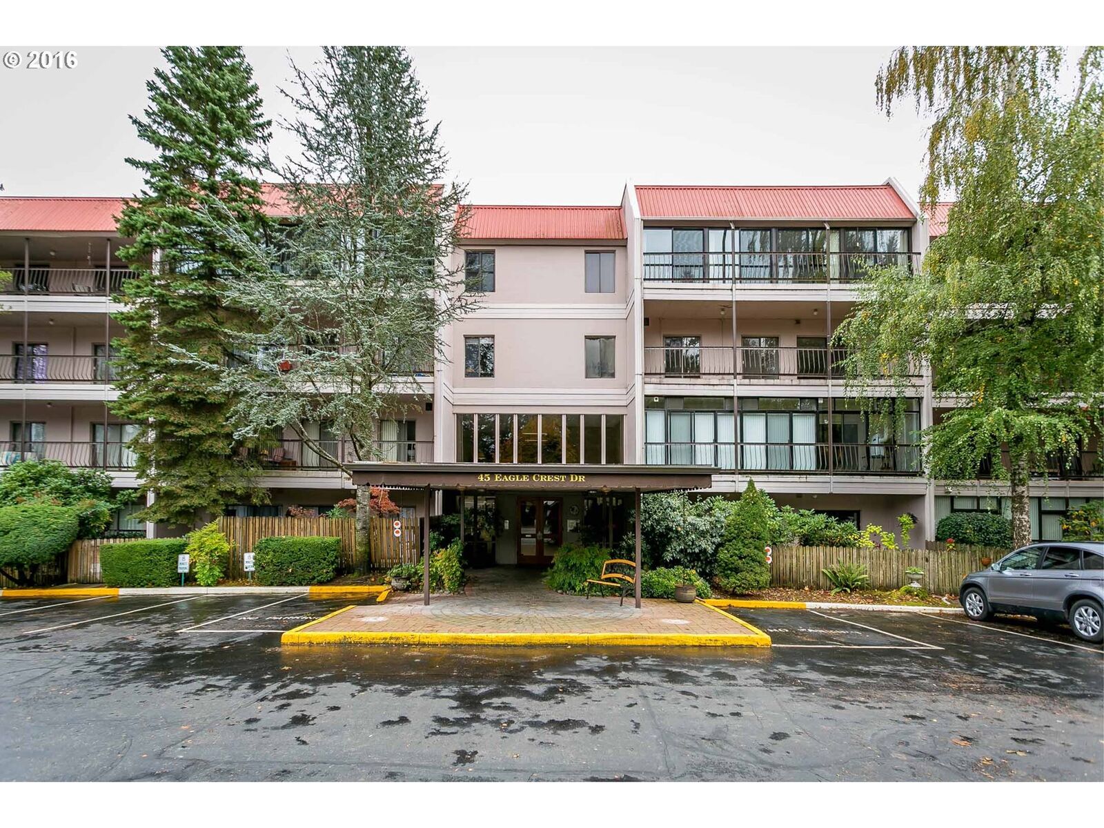 Property Photo:  45 Eagle Crest Dr 411  OR 97035 