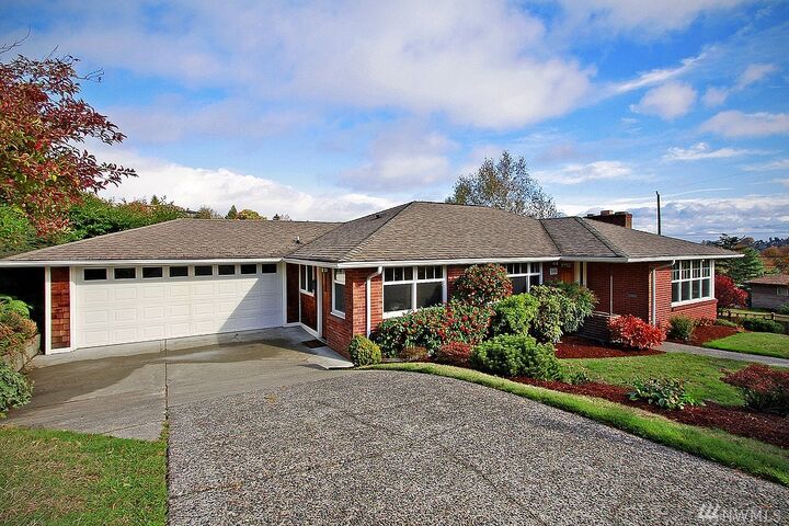 2606 W Raye St  Seattle WA 98199 photo