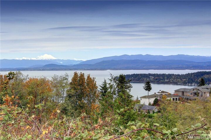 Property Photo:  0 Brentwood Dr  WA 98282 