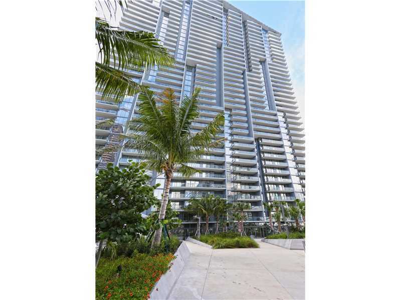 Property Photo: 88 SW 7 2307 FL 33131