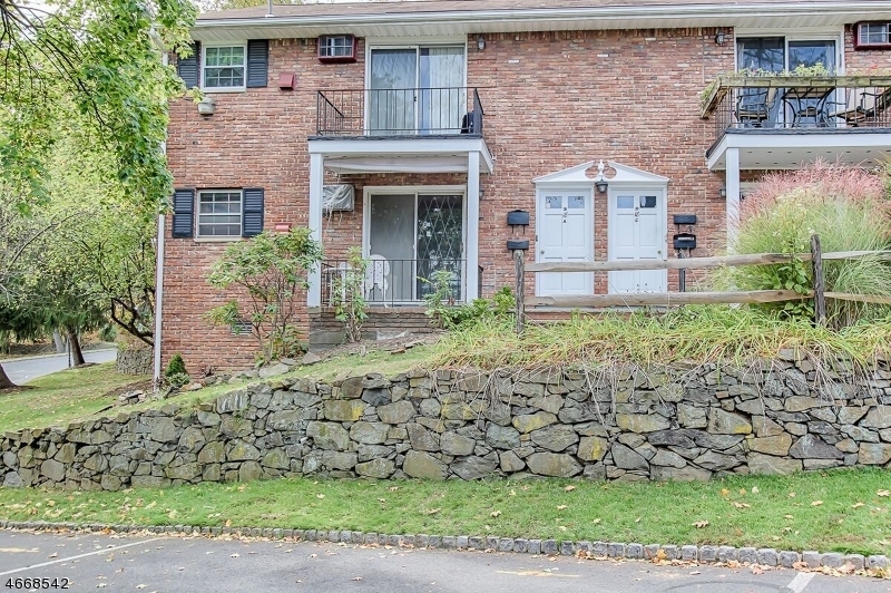 Property Photo:  320 South Street 18A  NJ 07960 