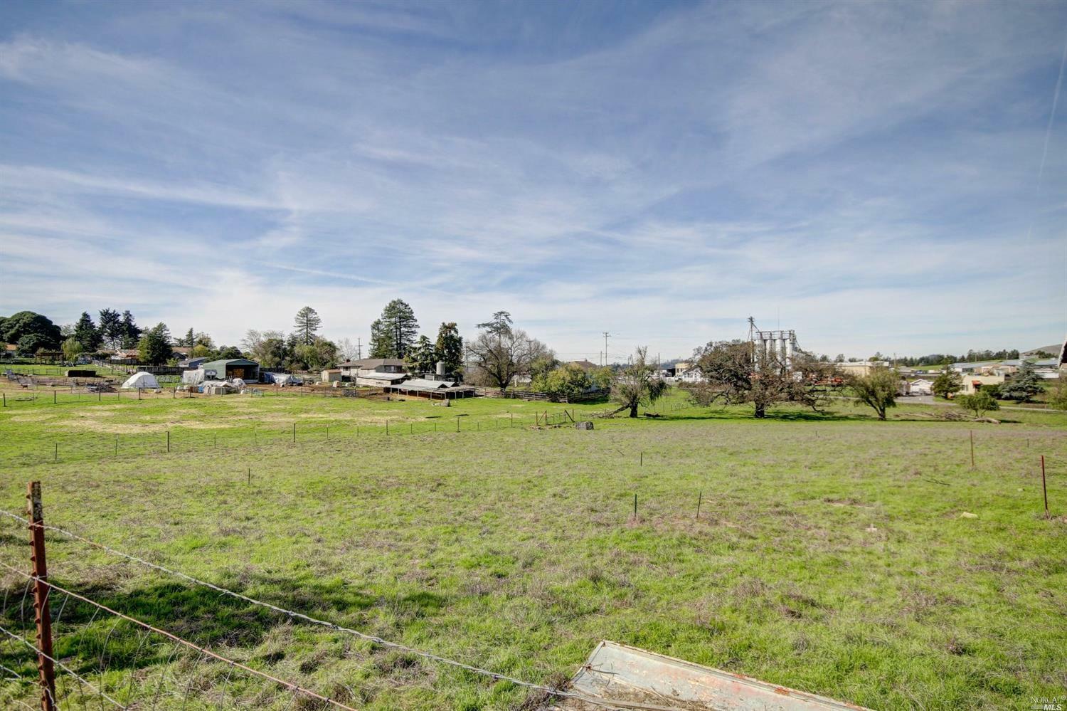 Property Photo: 1375 Barlas Lane CA 94952