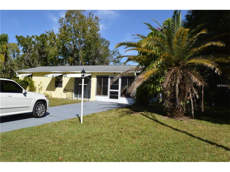 Property Photo:  685 Pineapple Place  FL 34293 